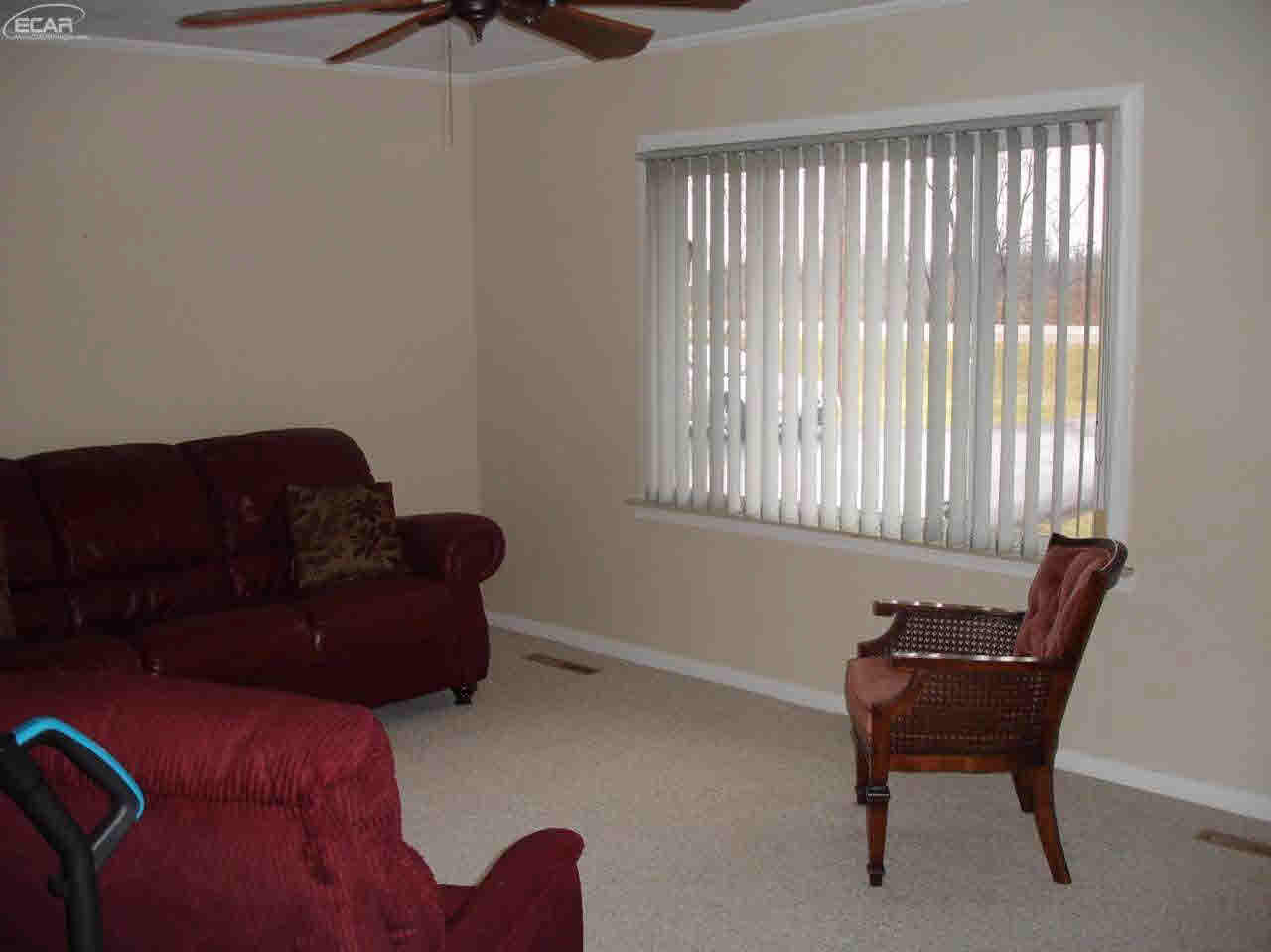 7345 Elms Road Flushing, MI 48433 - Photo 5 of 25 21255261-4.JPG