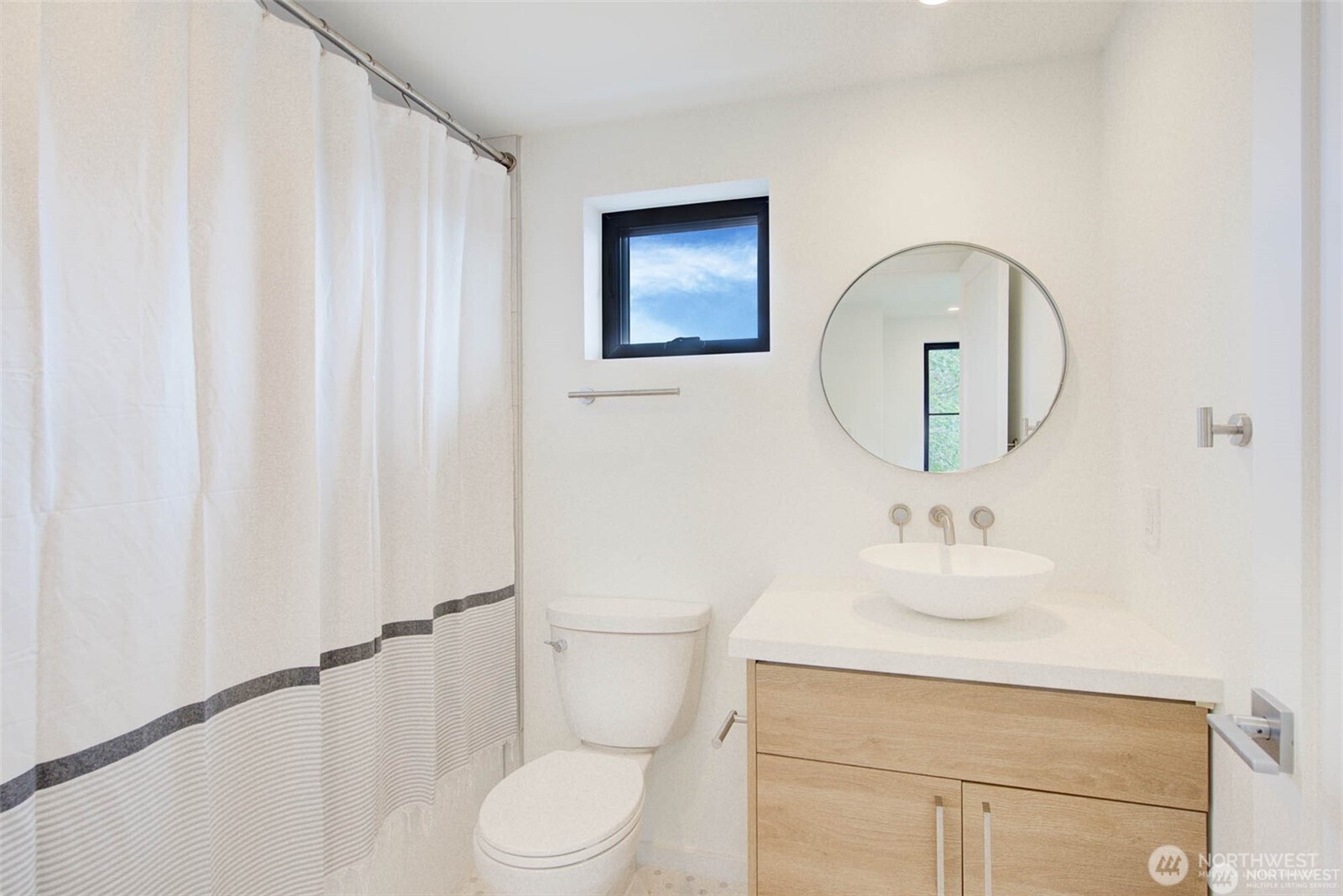 4606 Northeast 47th Street Seattle, WA 98105 - Photo 33 of 36