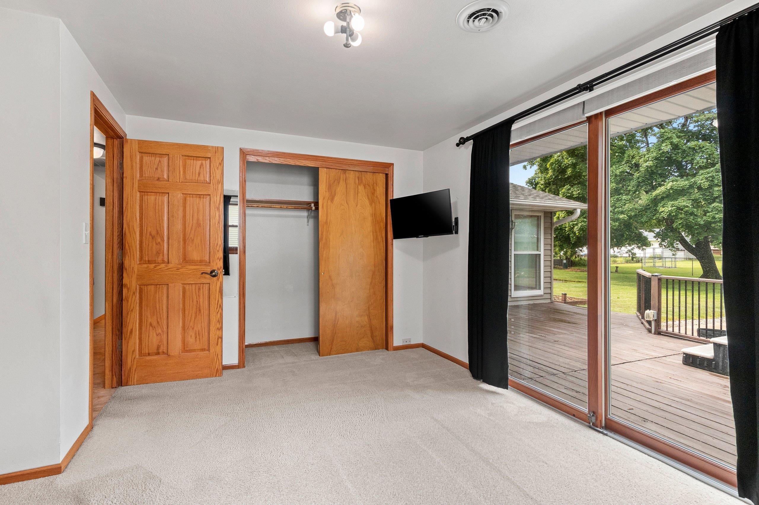 1203 Valleyview Road Green Bay, WI 54304 - Photo 28 of 81