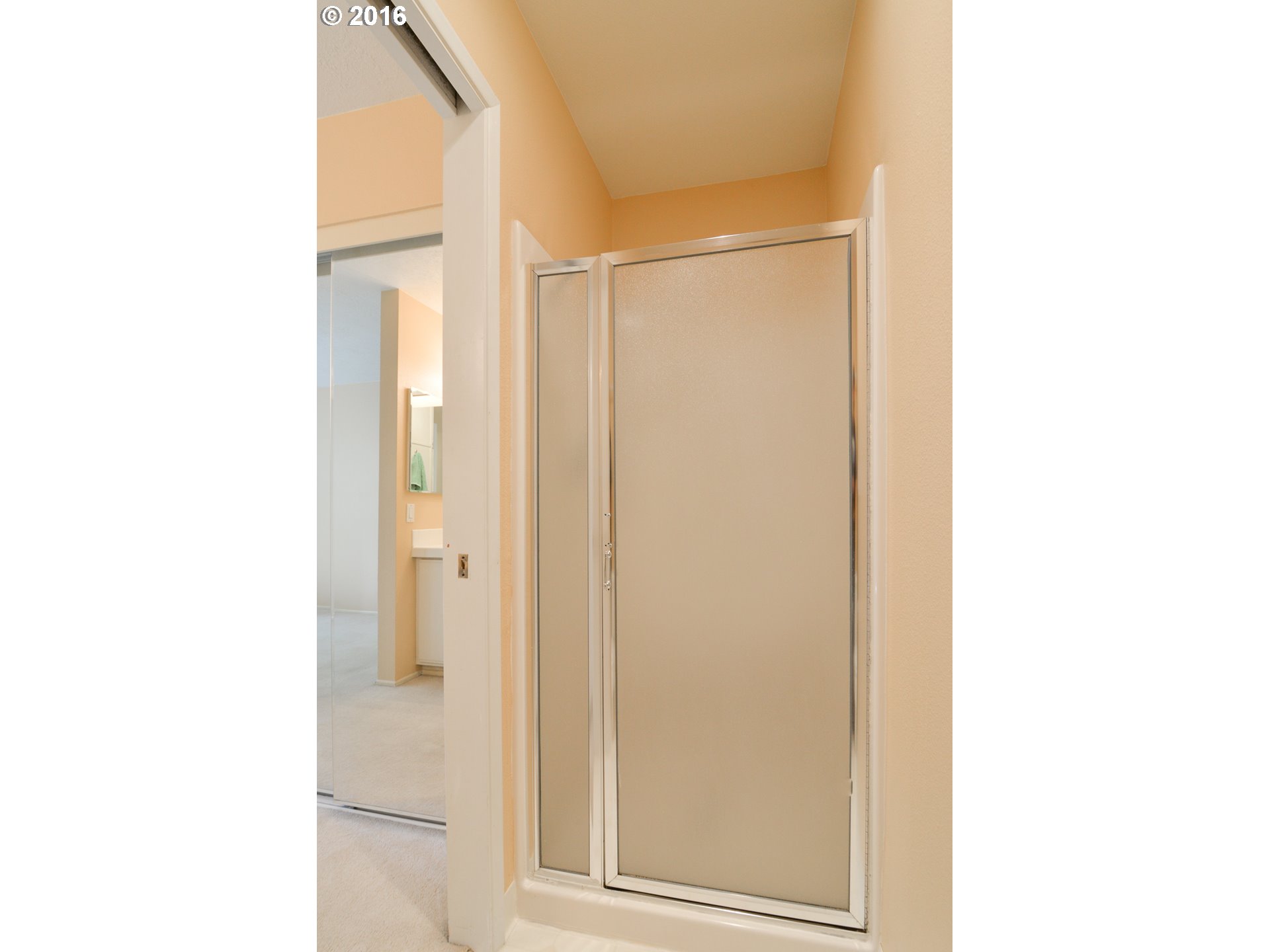 86 Kingsgate Road, Unit G103 Lake Oswego, OR 97035 - Photo 11 of 22 Gallery Image 11