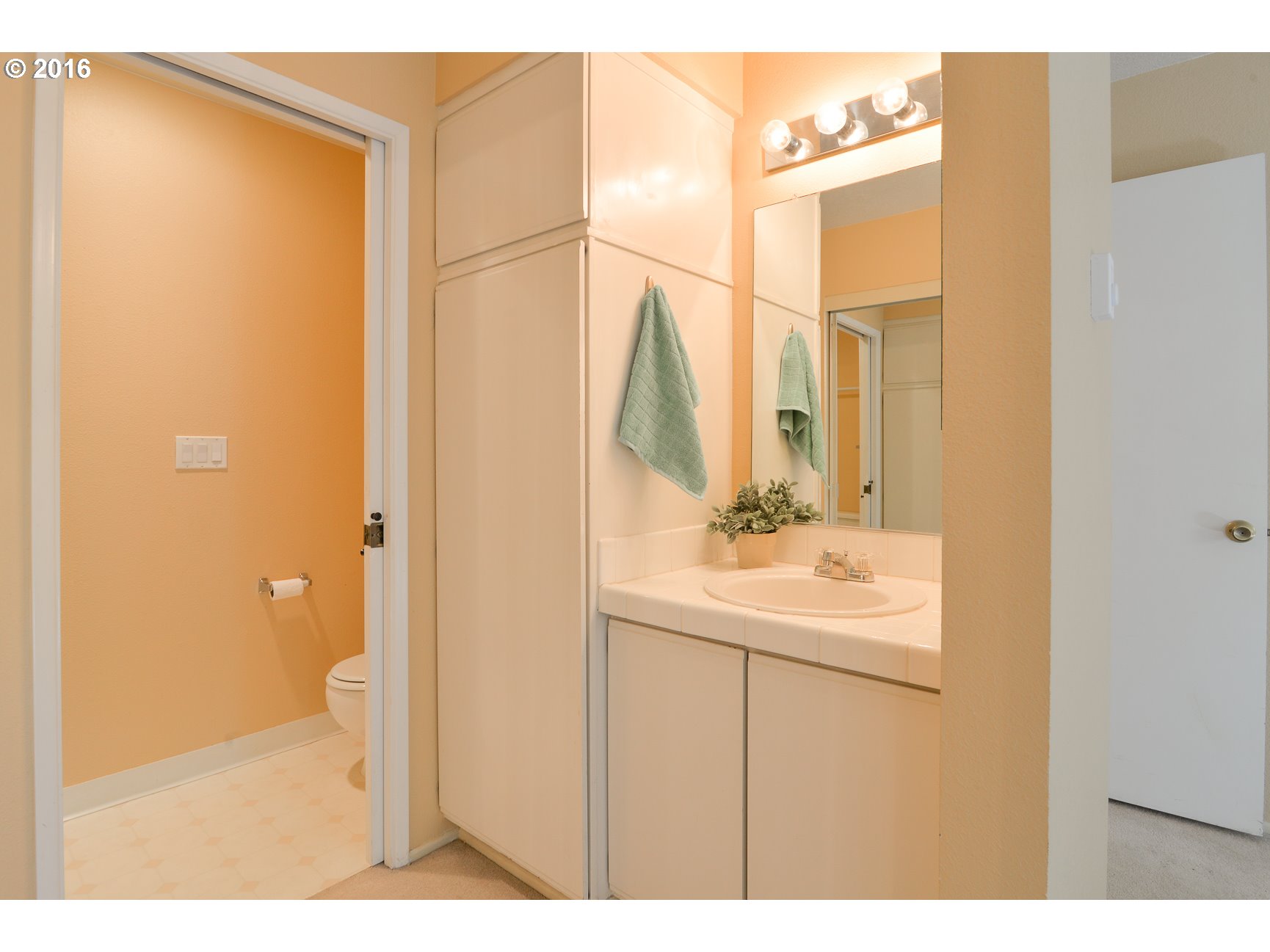 86 Kingsgate Road, Unit G103 Lake Oswego, OR 97035 - Photo 10 of 22 Gallery Image 10