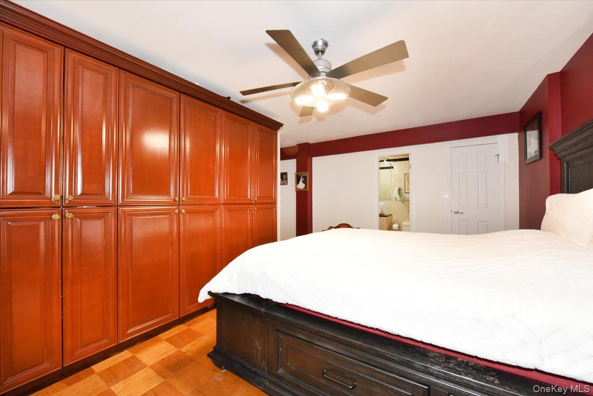 320 East Shore Road, Unit 15A Great Neck, NY 11023 - Photo 22 of 29 Gallery Image 22
