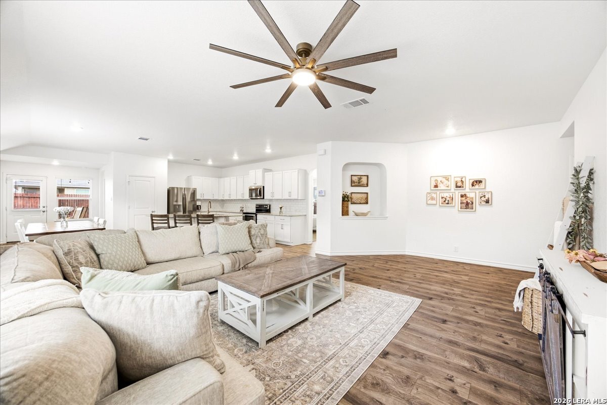 311 Great Raft Cibolo, TX 78108 - Photo 7 of 33