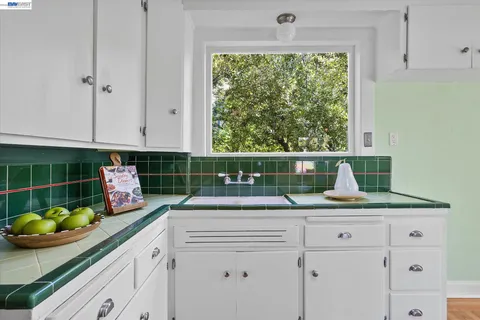 $1,299,000 | Berkeley Hills, Berkeley, CA 94707