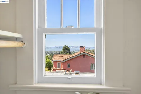 $1,299,000 | Berkeley Hills, Berkeley, CA 94707