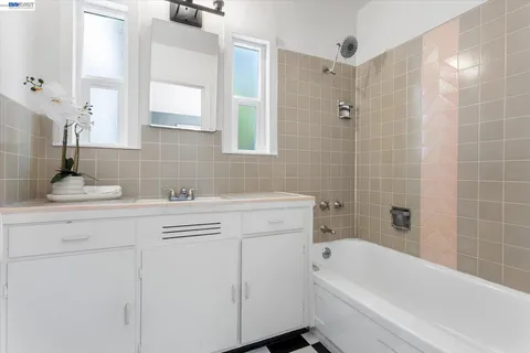 $1,299,000 | Berkeley Hills, Berkeley, CA 94707