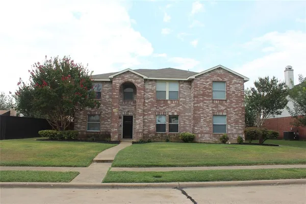 $390,000 | 630 Blue Chalk Drive, Cedar Hill, TX 75104