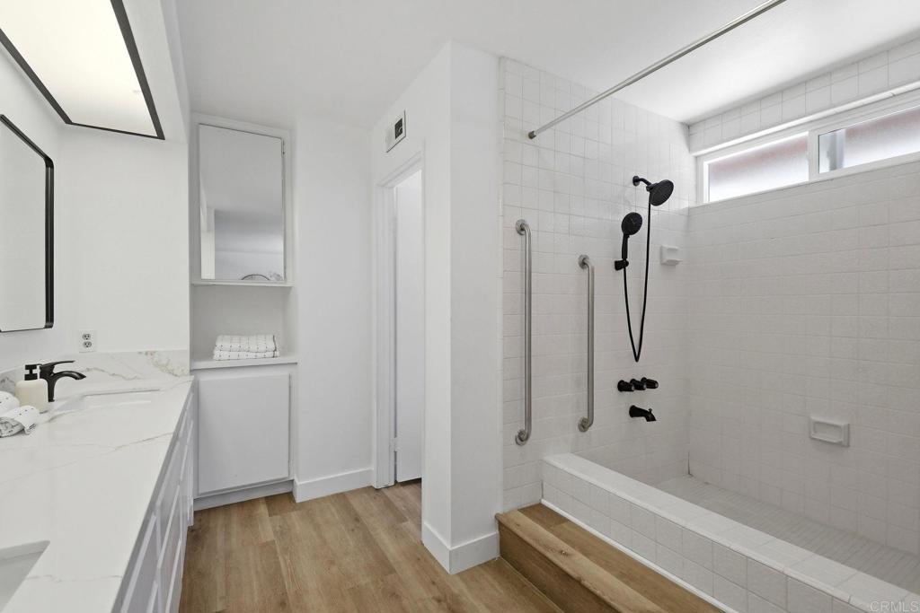 14446 Janal Way Rancho Penasquitos, CA 92129 - Photo 27 of 38 Primary bathroom