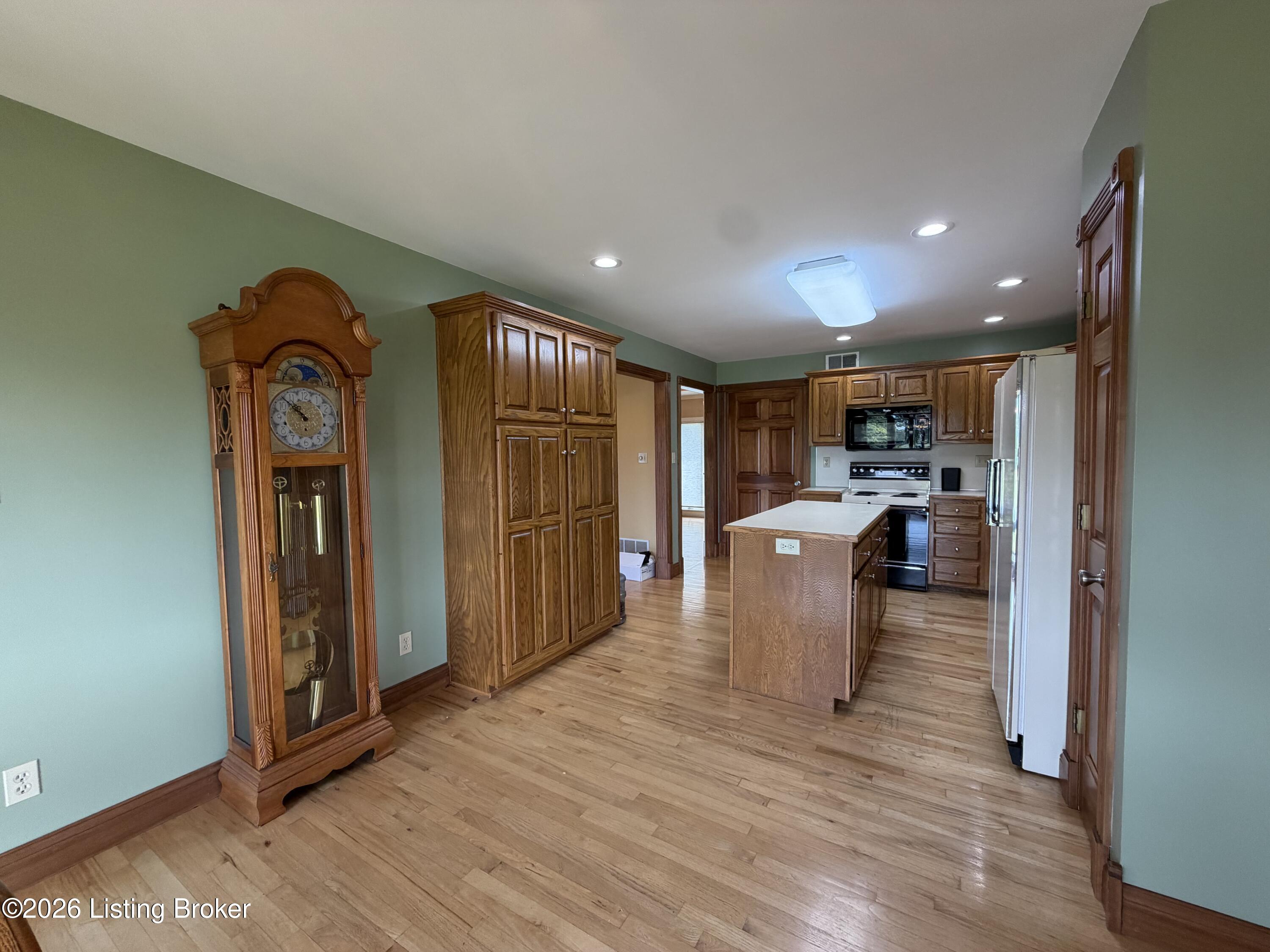 4898 Springfield Road Bardstown, KY 40004 - Photo 14 of 72 IMG_2482