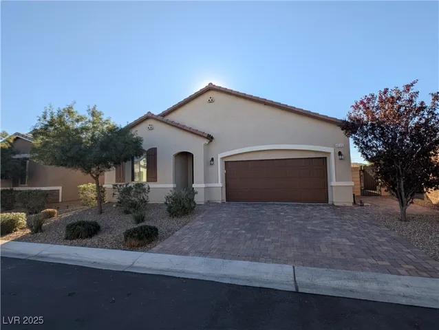 $2,900 | 4535 Herbert River Avenue, Las Vegas, NV 89141