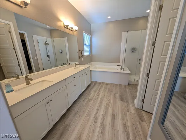 $2,900 | 4535 Herbert River Avenue, Las Vegas, NV 89141