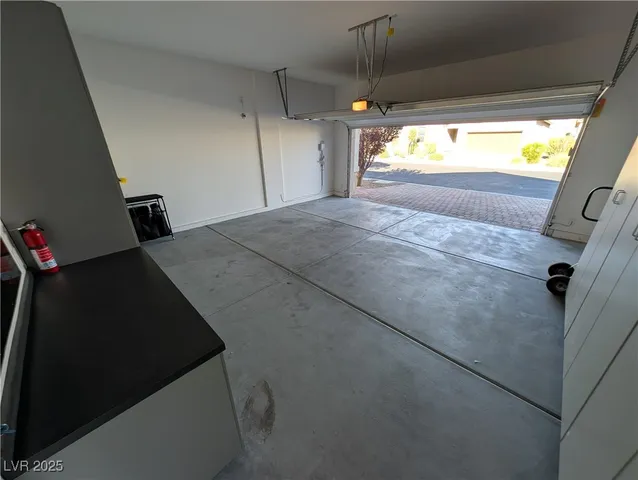 $2,900 | 4535 Herbert River Avenue, Las Vegas, NV 89141