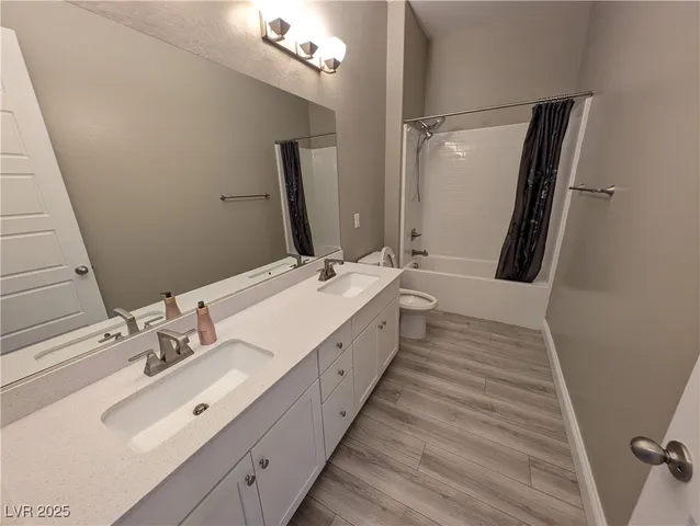 $2,900 | 4535 Herbert River Avenue, Las Vegas, NV 89141