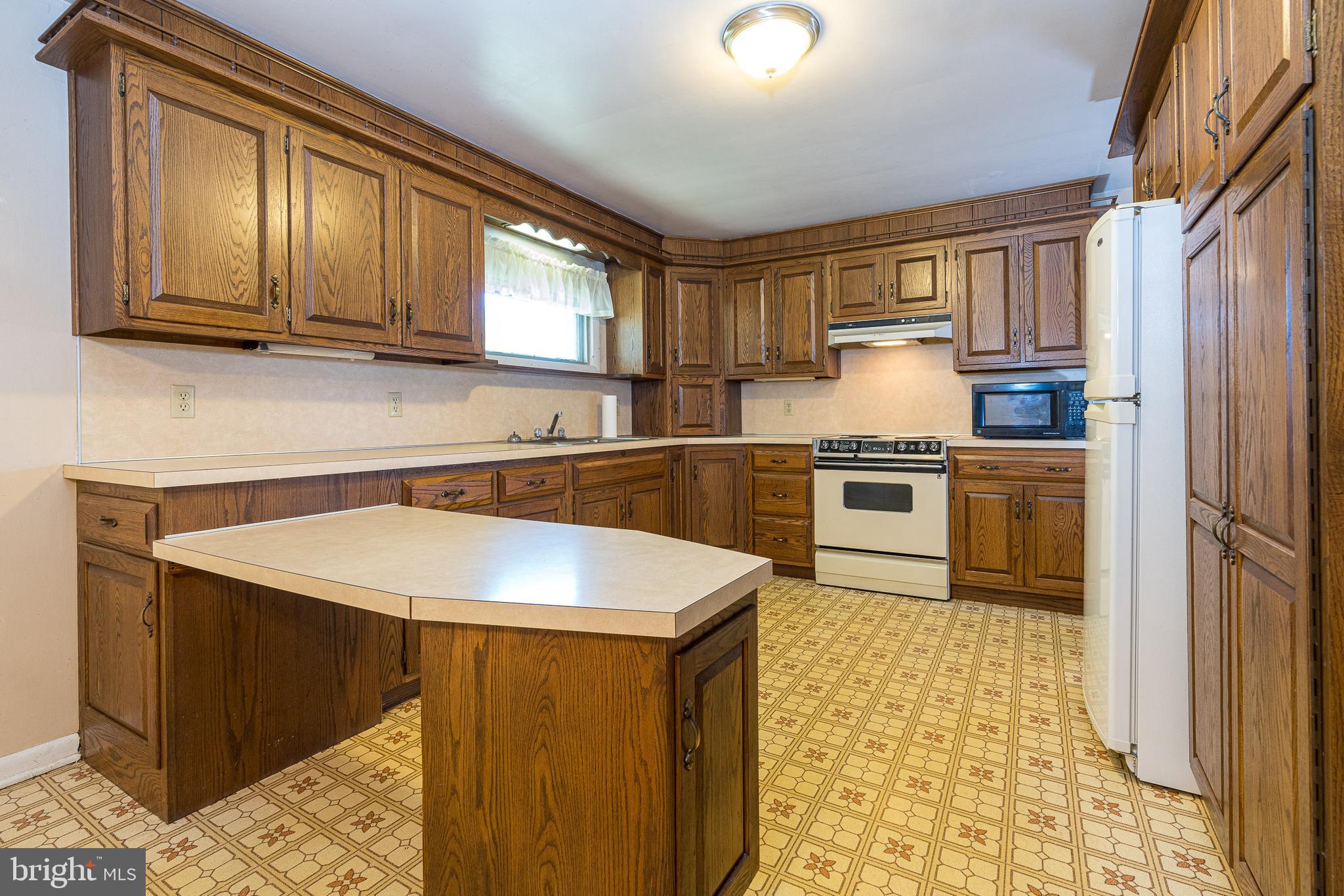 829 Pine Hill Road Lititz, PA 17543 - Photo 11 of 31