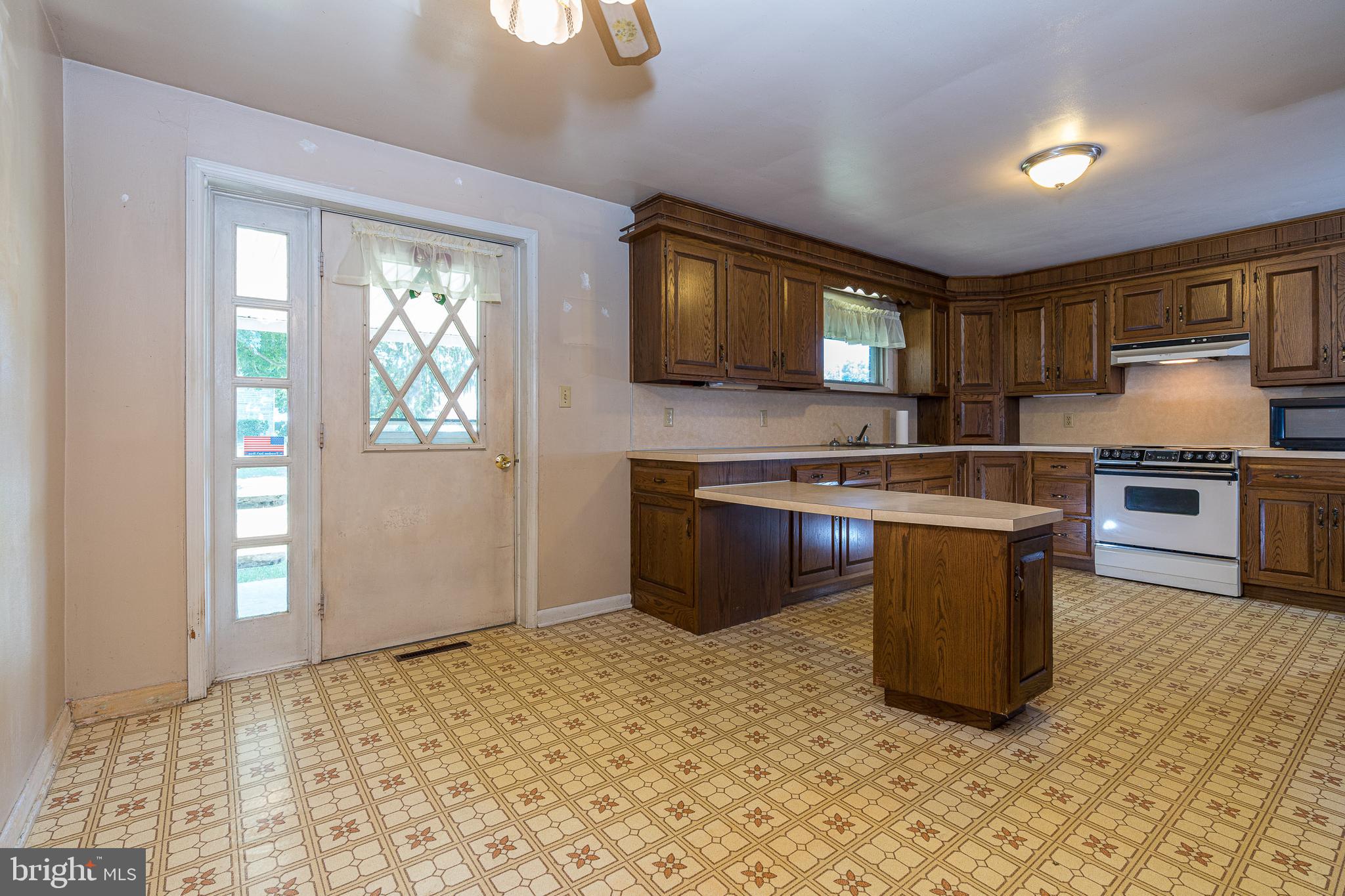 829 Pine Hill Road Lititz, PA 17543 - Photo 14 of 31