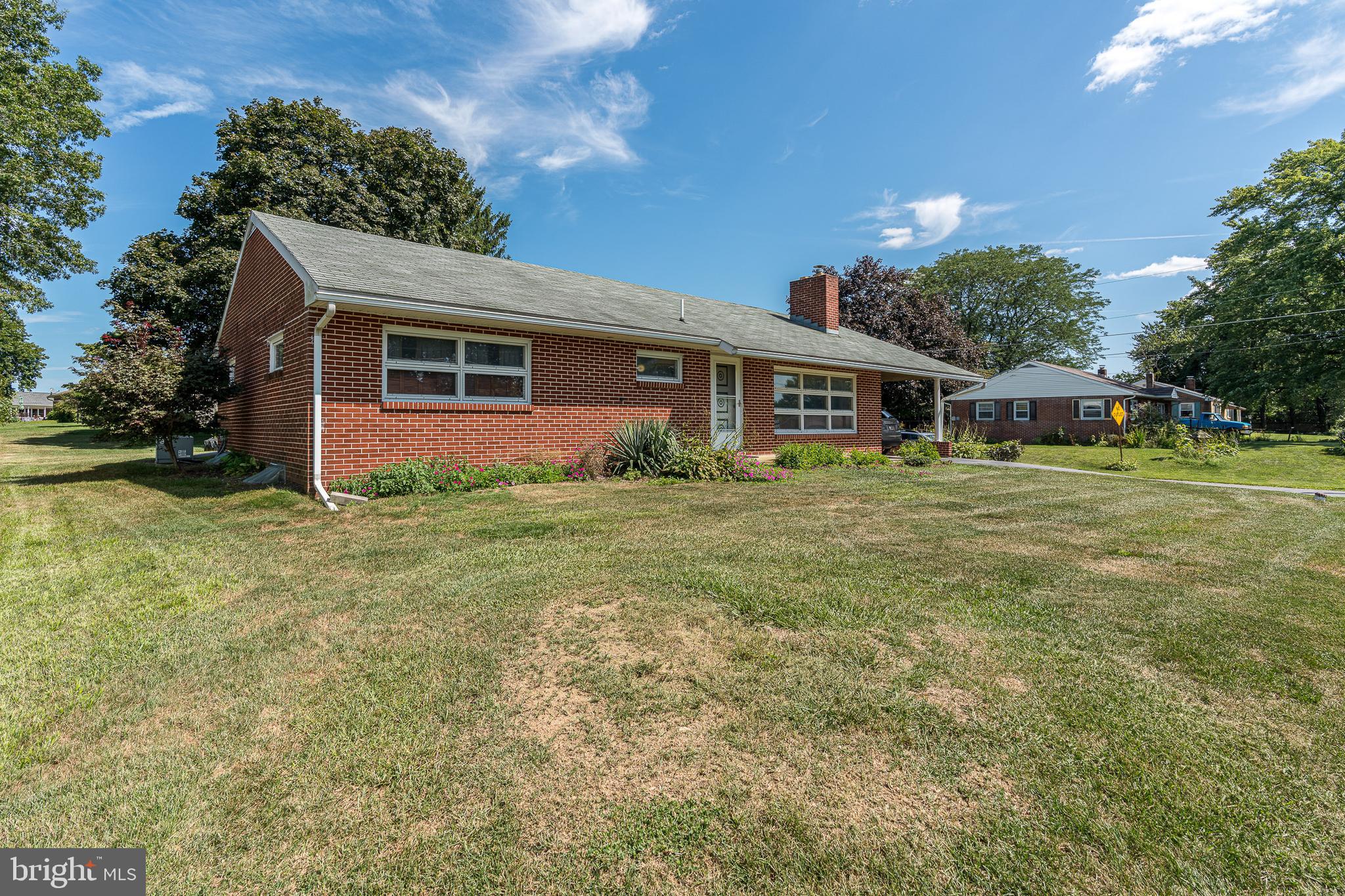 829 Pine Hill Road Lititz, PA 17543 - Photo 3 of 31