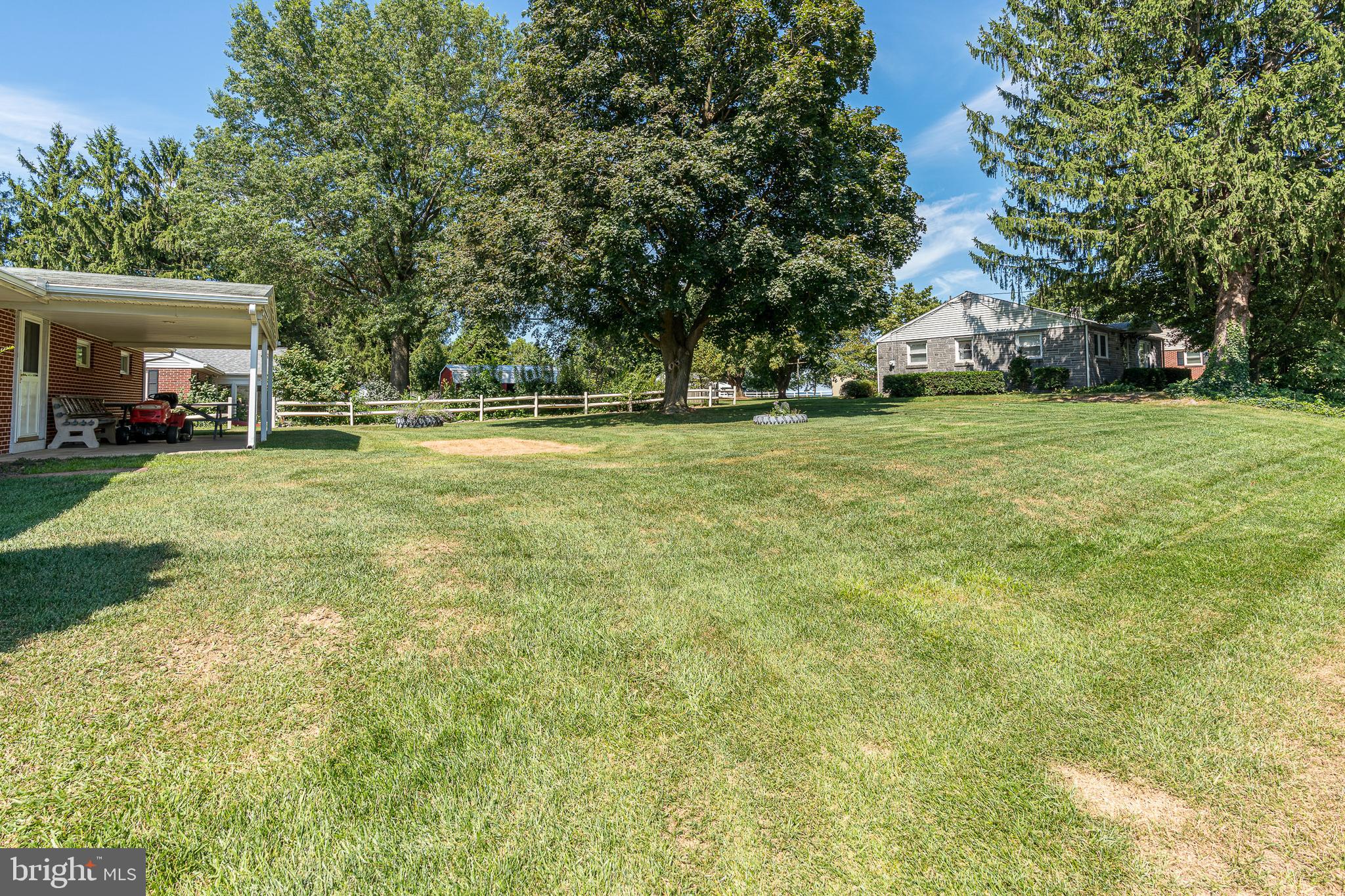 829 Pine Hill Road Lititz, PA 17543 - Photo 4 of 31