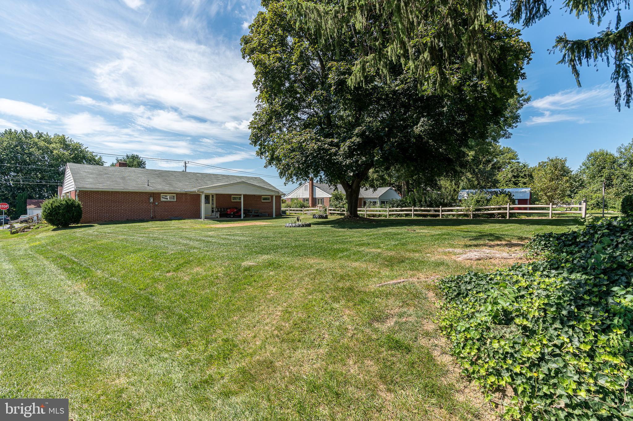 829 Pine Hill Road Lititz, PA 17543 - Photo 5 of 31
