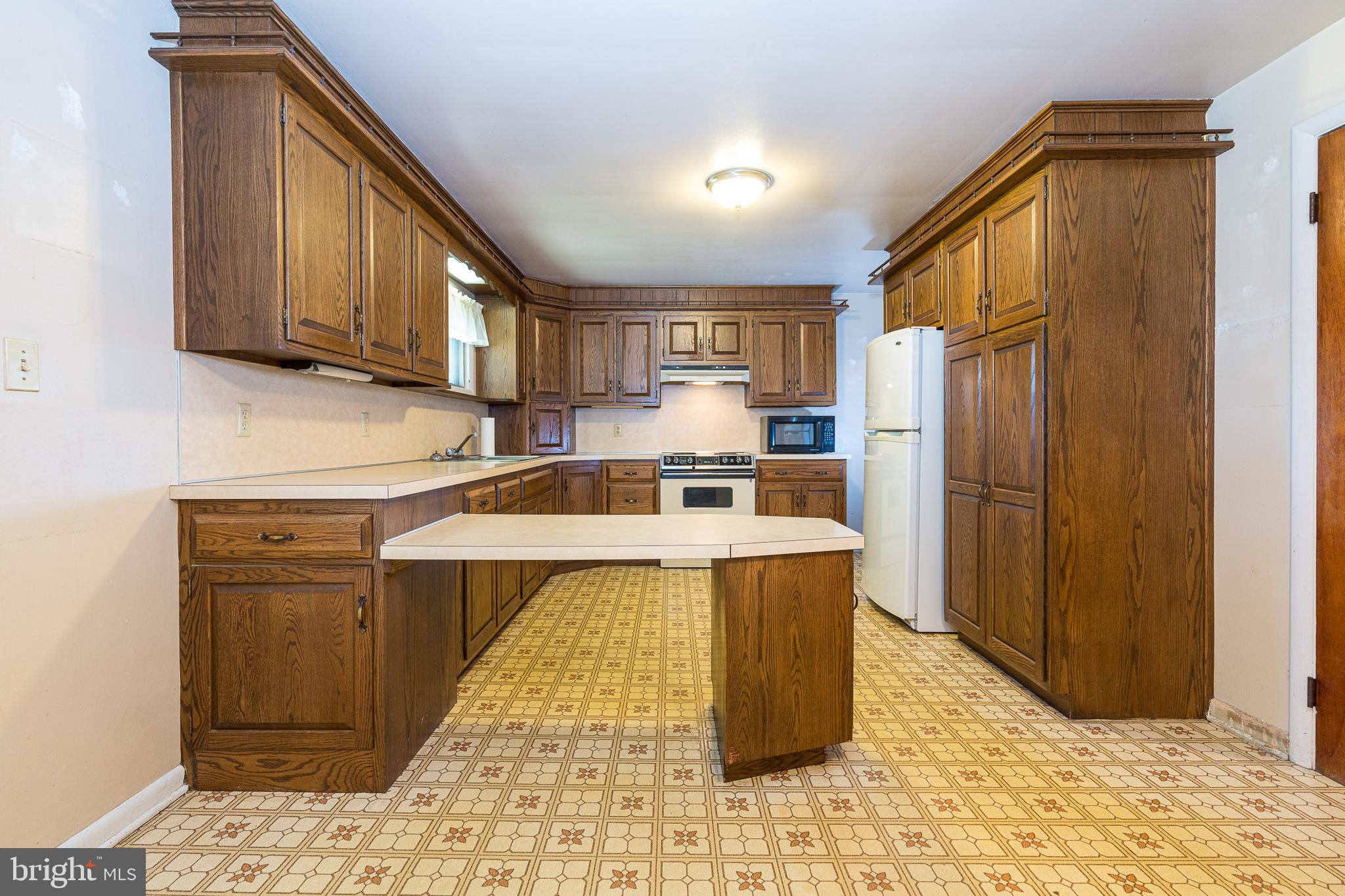 829 Pine Hill Road Lititz, PA 17543 - Photo 10 of 31