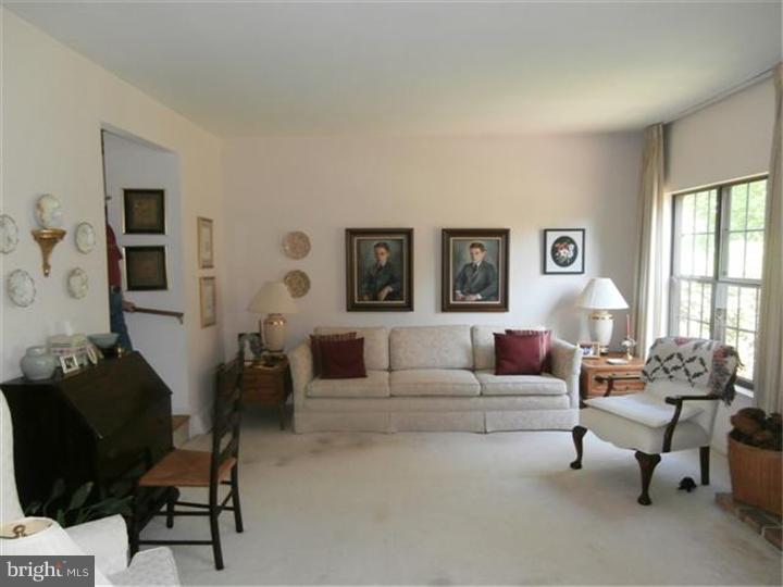 105 Farnwood Road Mount Laurel, NJ 08054 - Photo 5 of 14 Gallery Image 5