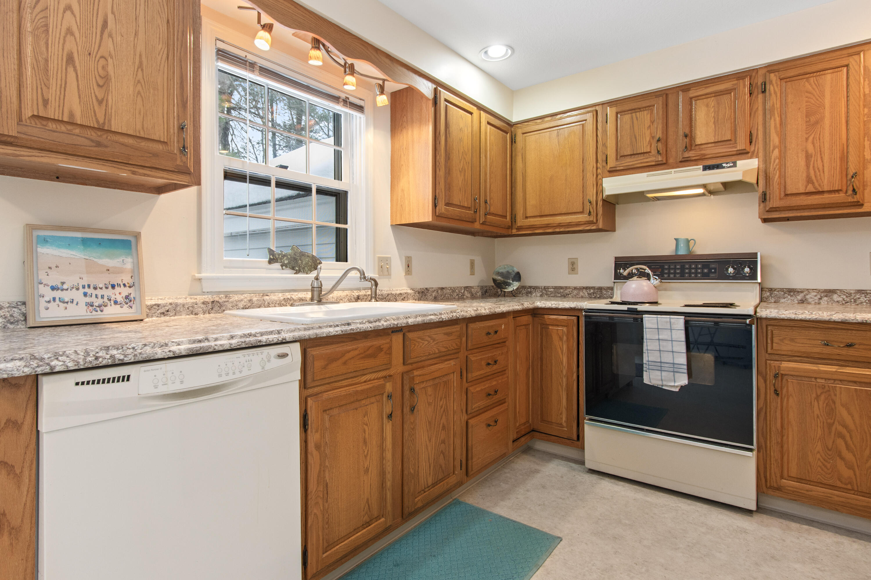 48 Garfield Street, Unit 9 Saco, ME 04072 - Photo 11 of 32 20251204BH-71018