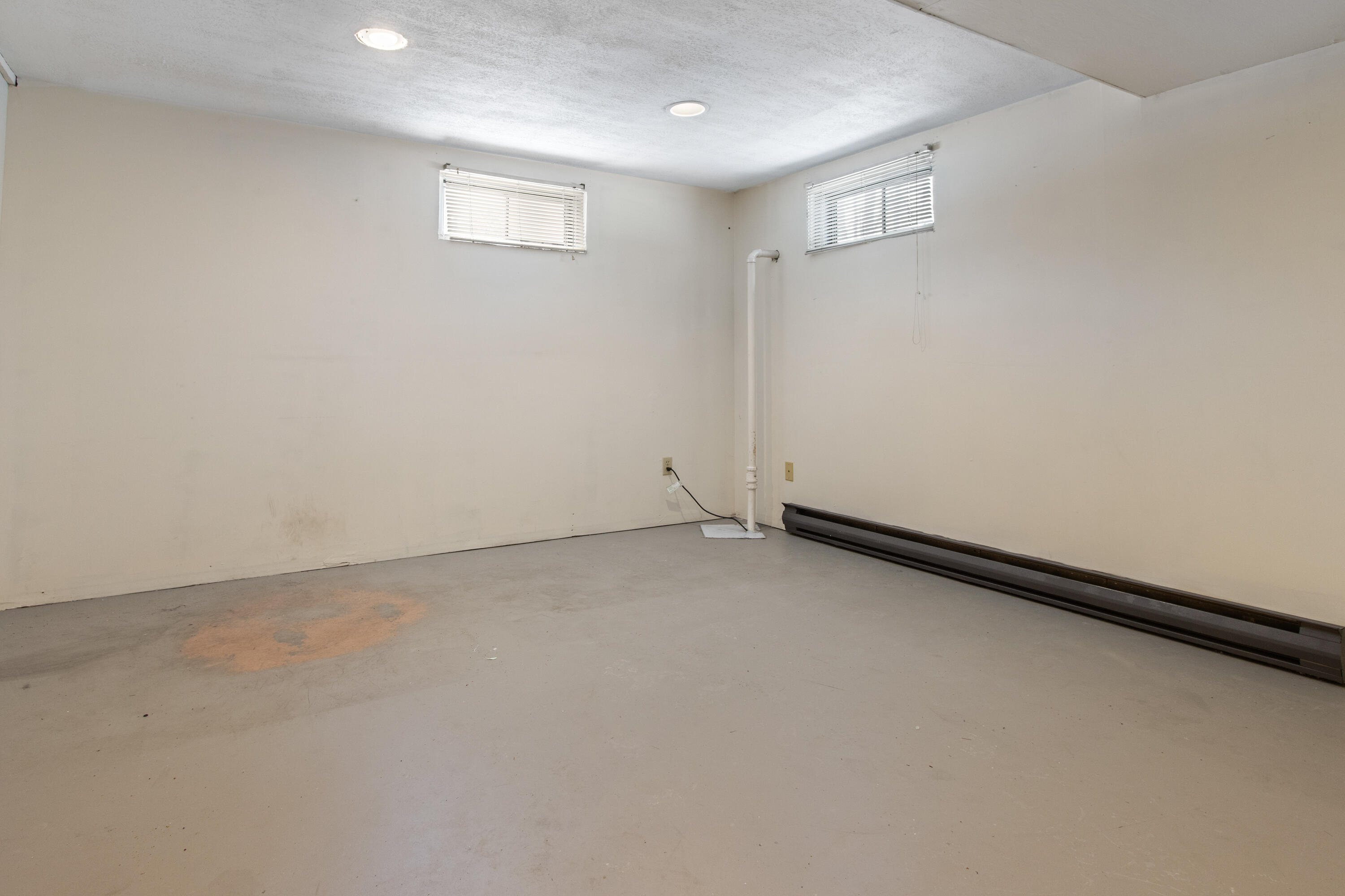 48 Garfield Street, Unit 9 Saco, ME 04072 - Photo 25 of 32 20251204BH-71034