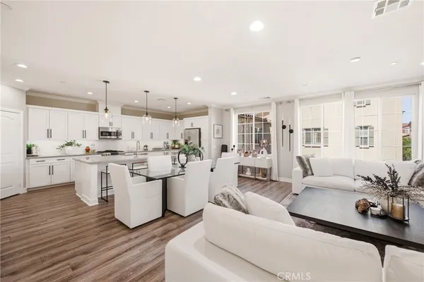 $849,900 | 442 Stratus Lane, Unit 4, Simi Valley, CA 93065