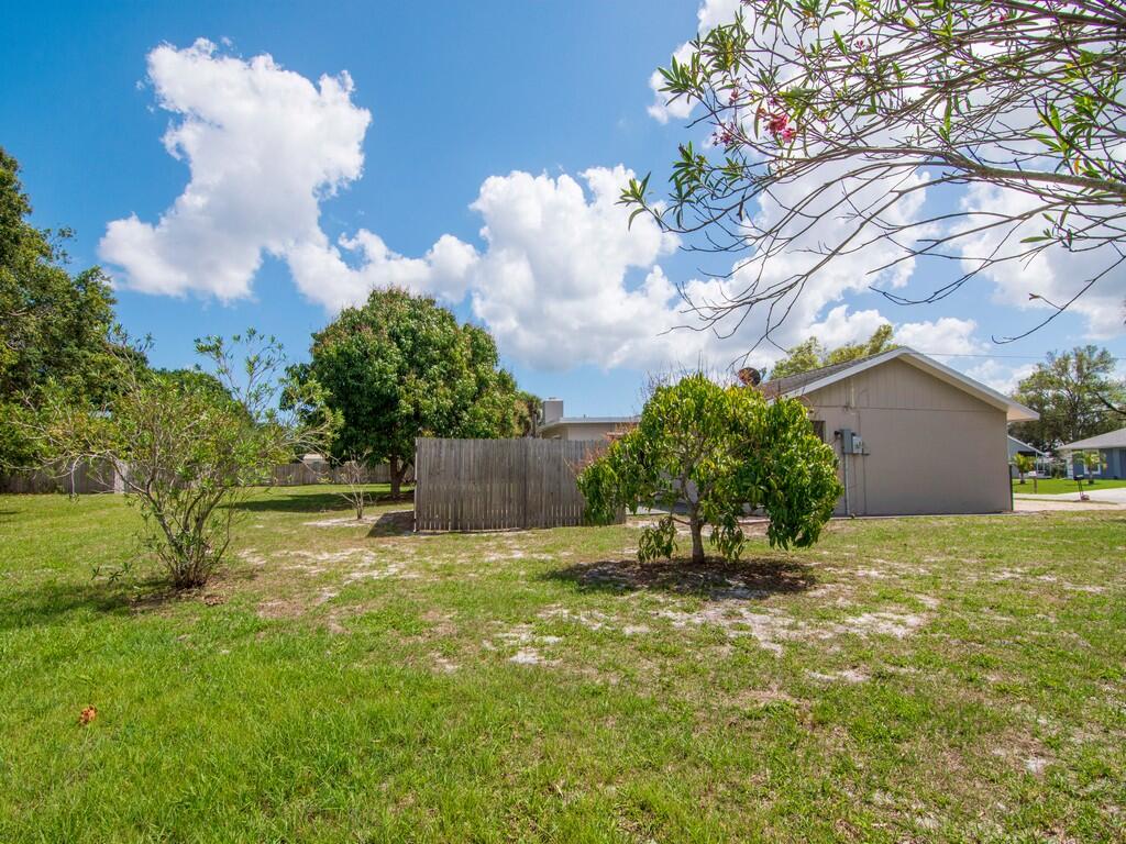1511 Southeast Portillo Road Port St. Lucie, FL 34952 - Photo 21 of 45 Image17