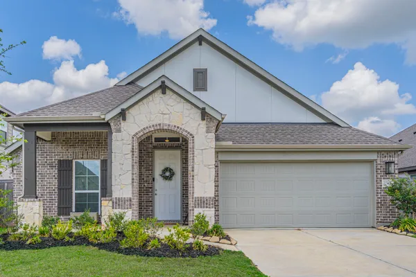 $323,500 | 32410 Willow Hollow Way, Waller, TX 77484