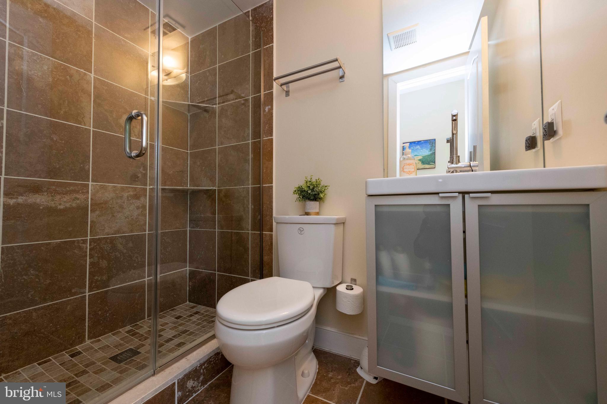 514 Hobart Place Northwest Washington, DC 20001 - Photo 14 of 34 Gallery Image 14