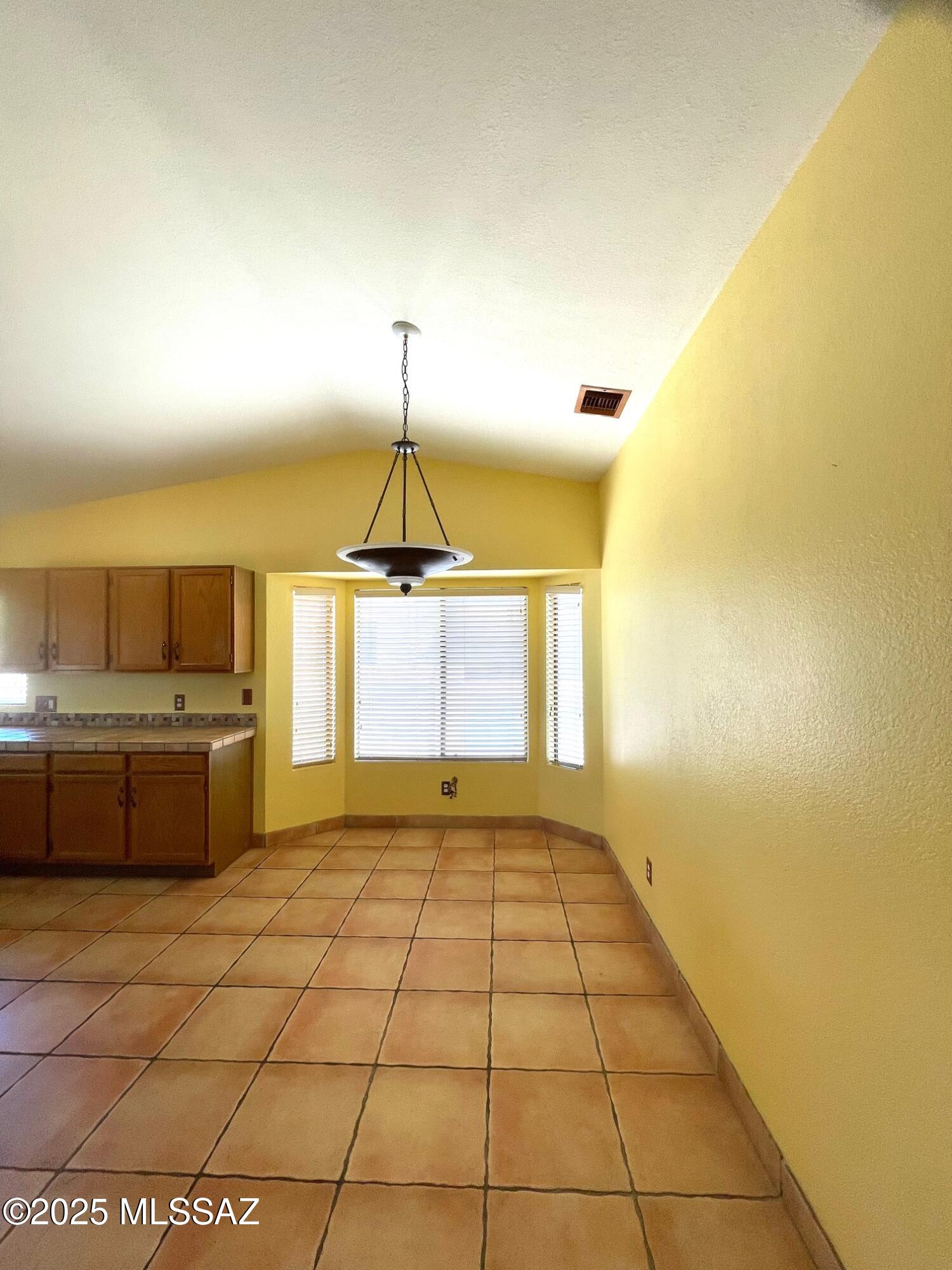5921 North Moonbrook Road Tucson, AZ 85741 - Photo 5 of 27 Gallery Image 5
