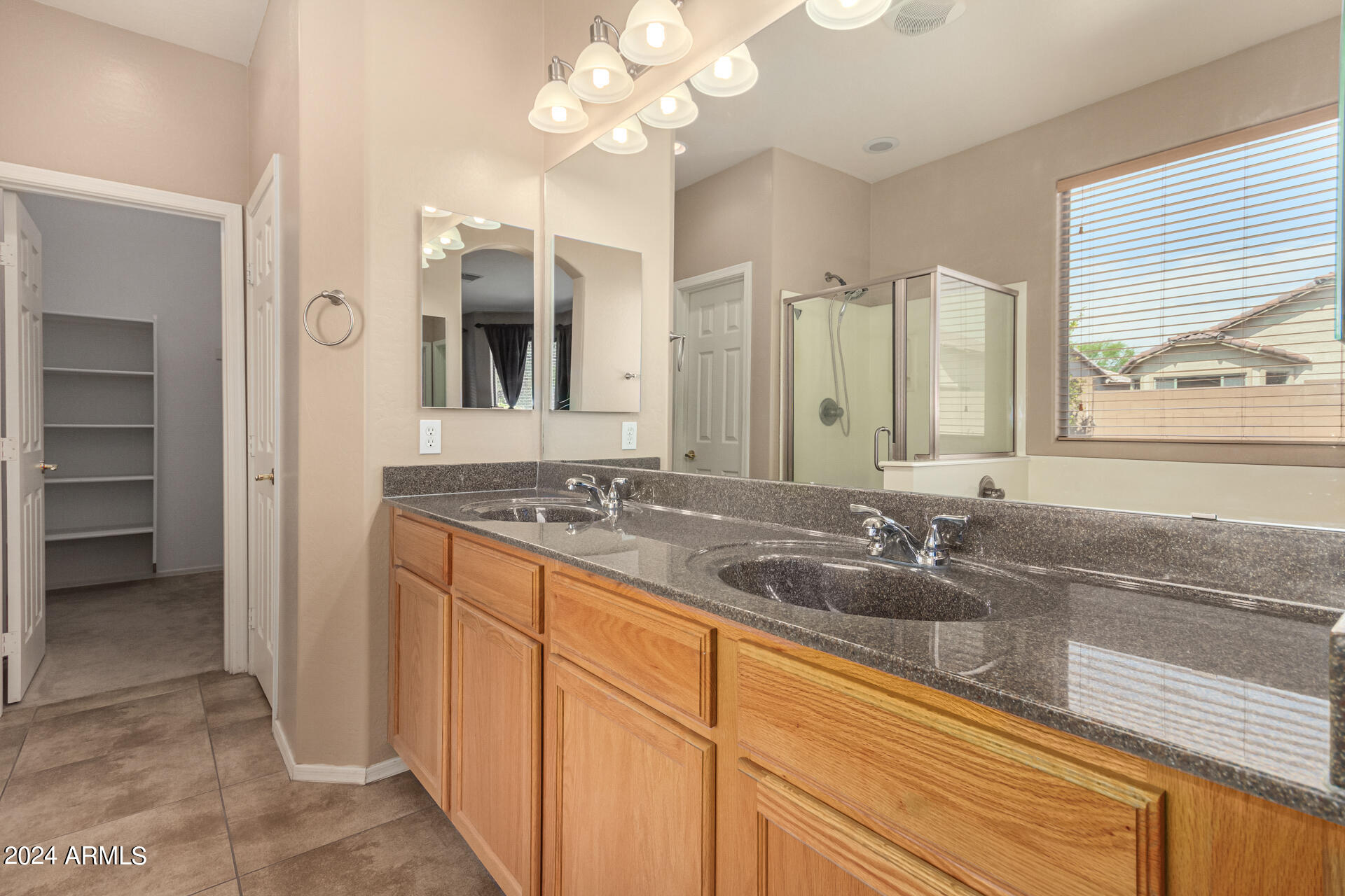 2330 West Beverly Rd. Phoenix, AZ 85041 - Photo 11 of 24 18-Beverly
