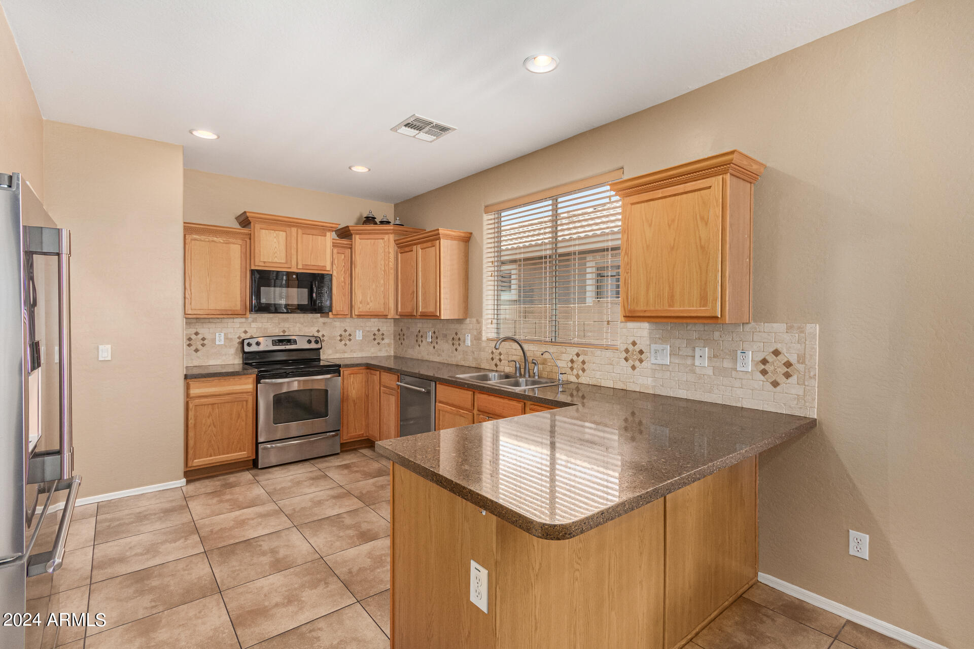 2330 West Beverly Rd. Phoenix, AZ 85041 - Photo 2 of 24 11-Beverly