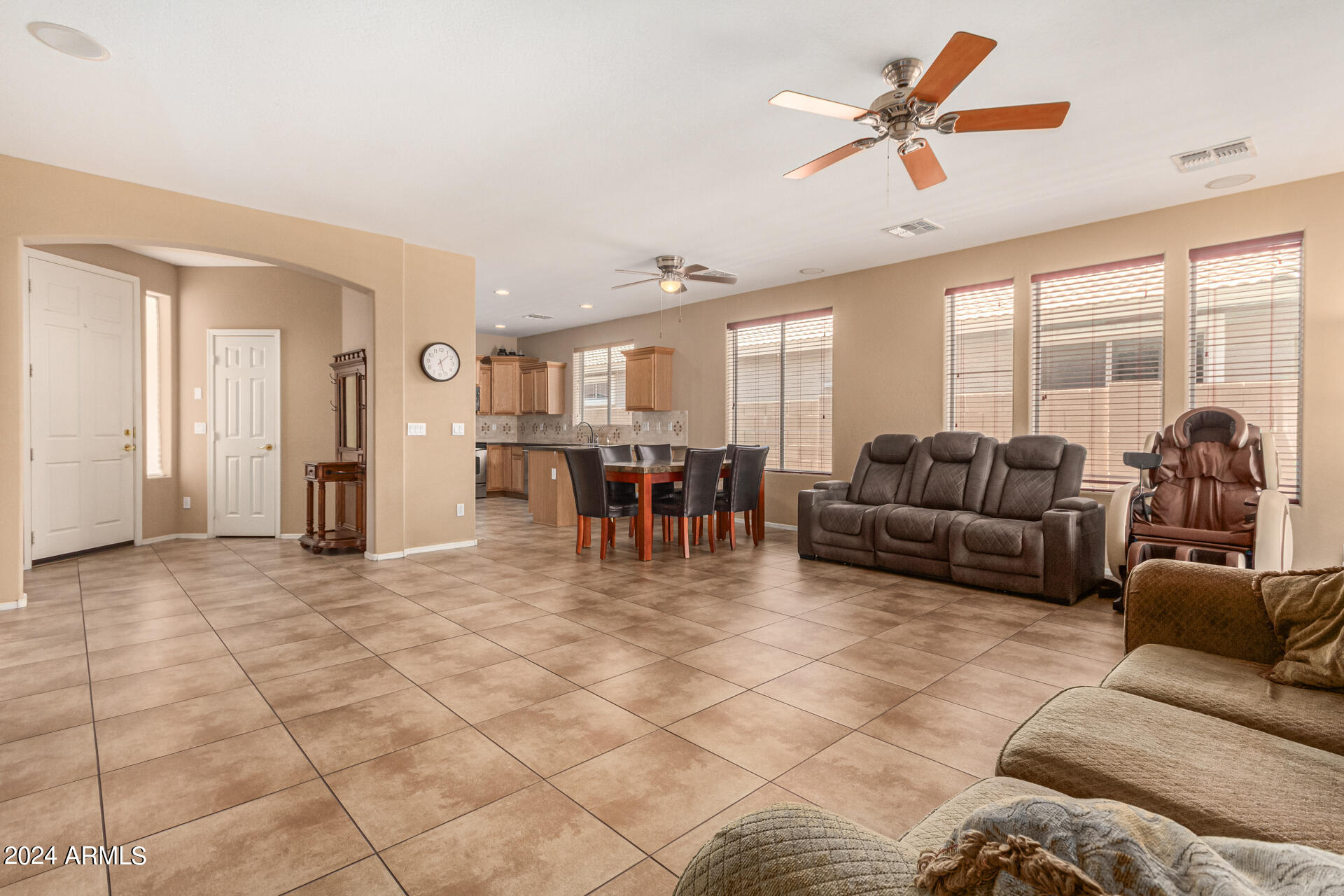 2330 West Beverly Rd. Phoenix, AZ 85041 - Photo 6 of 24 09-Beverly