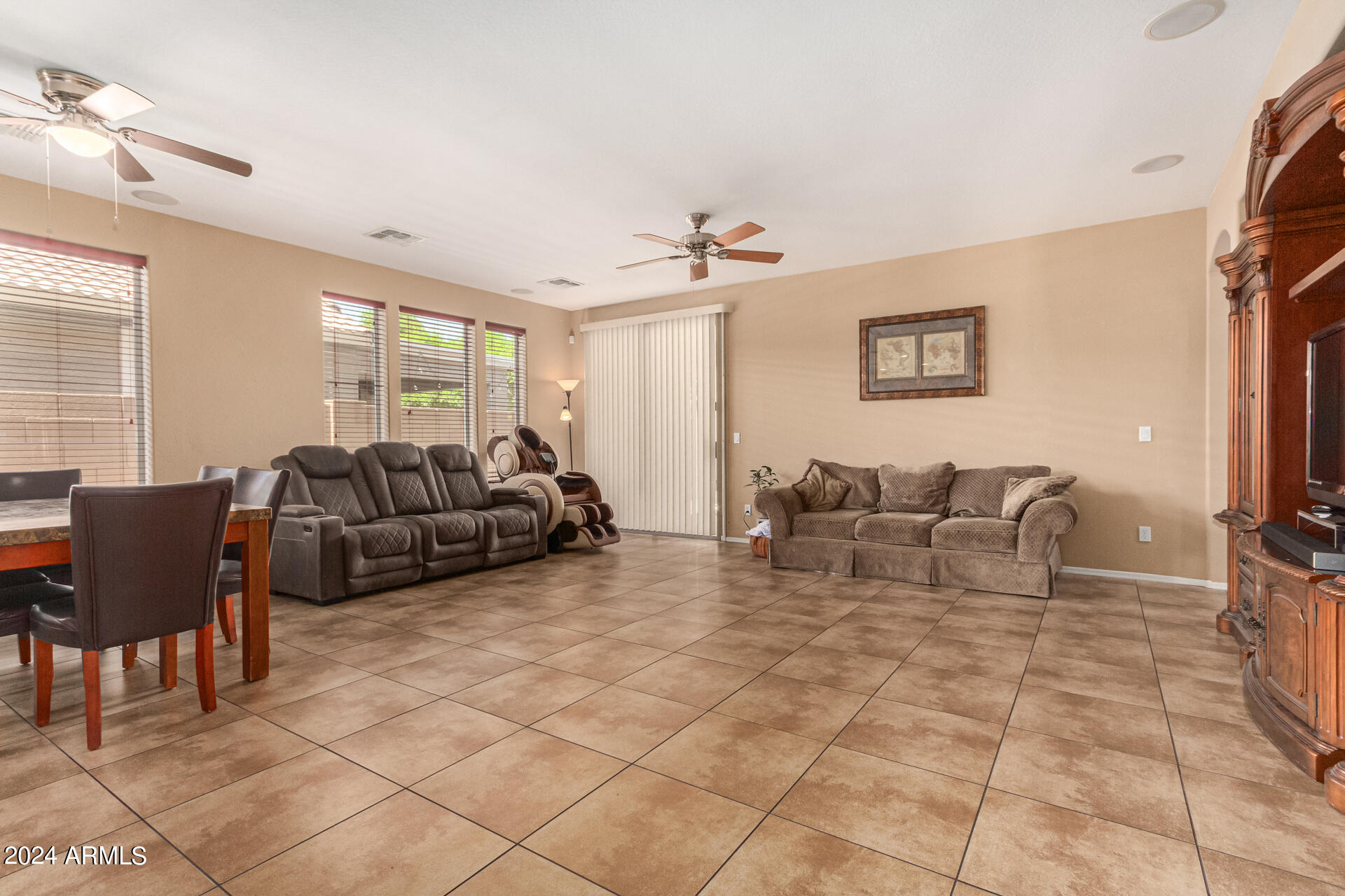 2330 West Beverly Rd. Phoenix, AZ 85041 - Photo 7 of 24 10-Beverly