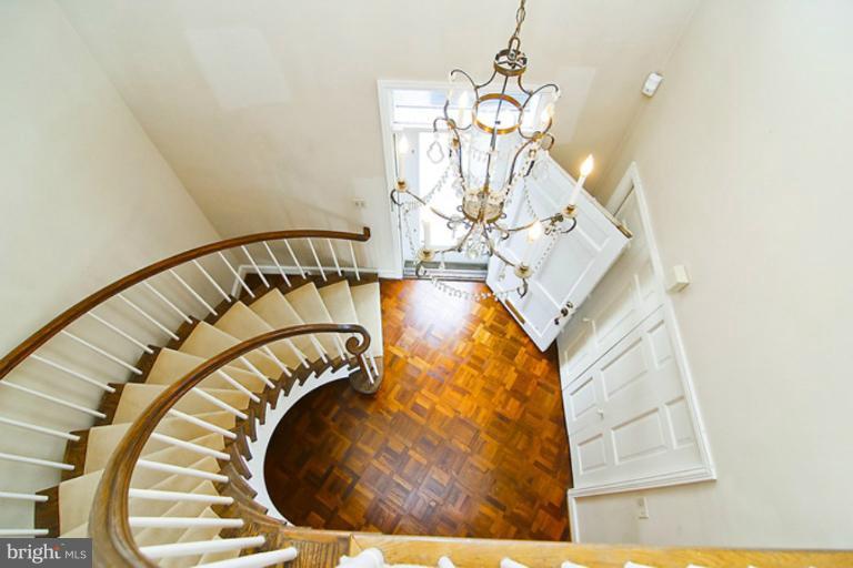 2930 Foxhall Road Northwest Washington, DC 20016 - Photo 4 of 17 Interior (General)
