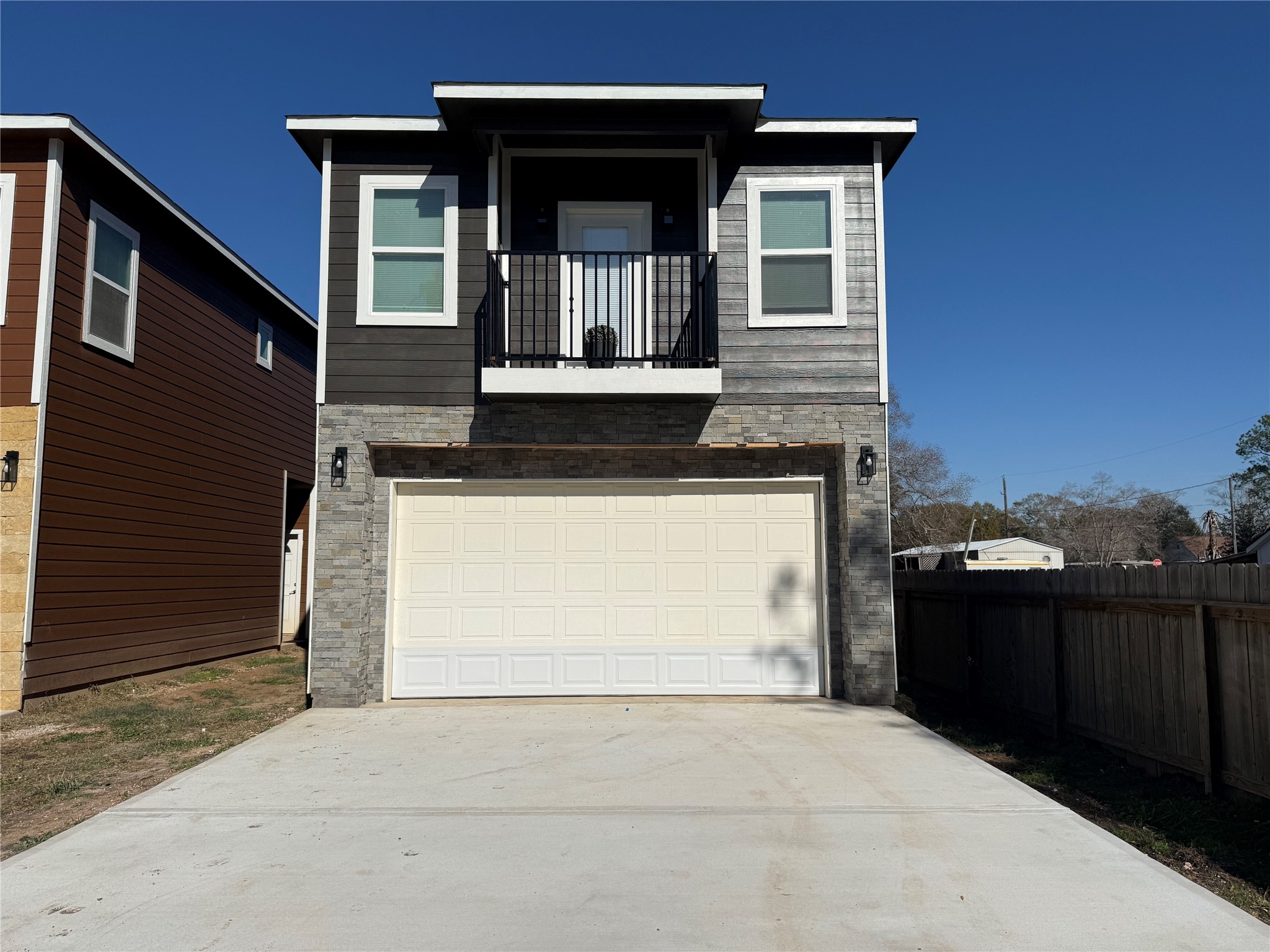 219 South 7th Street Beasley, TX 77417 - Photo 1 of 23 Front with Balcony