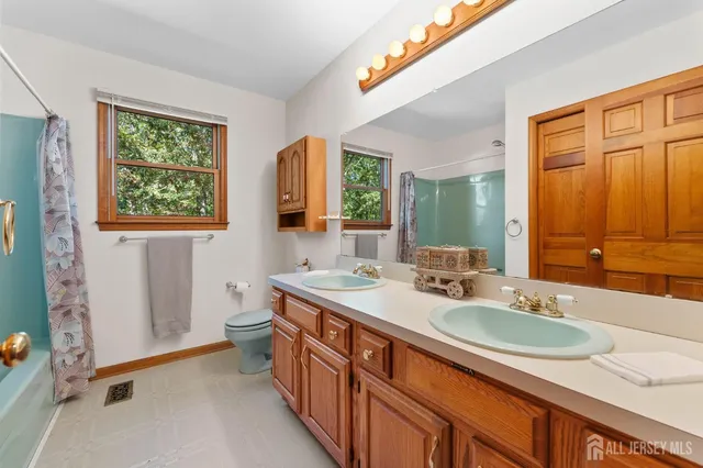 $550,000 | 131 Cedarbrook Road, Sicklerville, NJ 08081