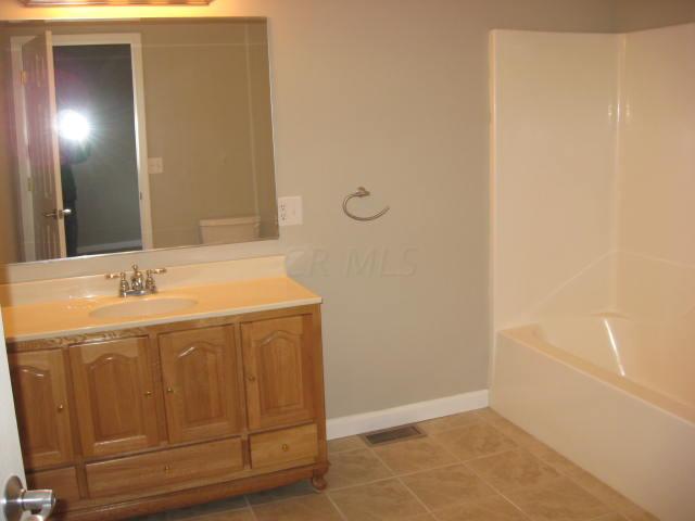 6611 Marietta Road Northeast Lancaster, OH 43130 - Photo 10 of 33