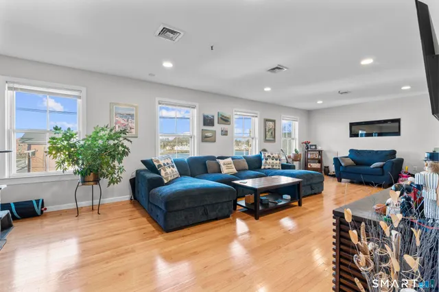 $249,990 | 673 Quinnipiac Avenue, Unit 673, New Haven, CT 06513