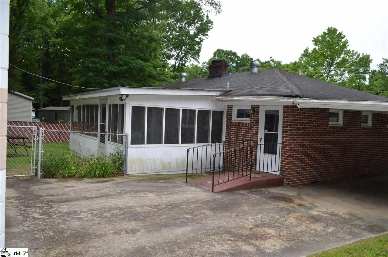 6605 Augusta Road Greenville, SC 29605 - Photo 4 of 36 Gallery Image 4