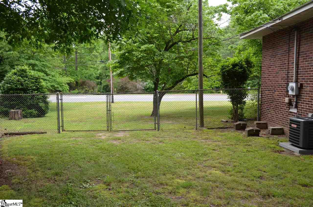 6605 Augusta Road Greenville, SC 29605 - Photo 7 of 36 Gallery Image 7