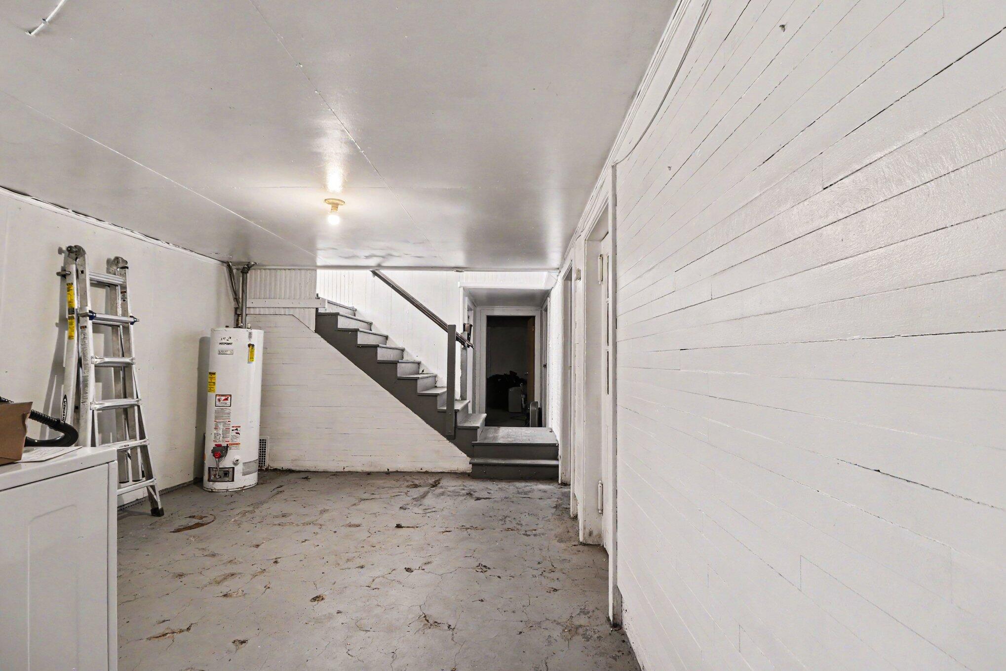 206 South Adams Street Hebron, IN 46341 - Photo 10 of 12 2038x1359