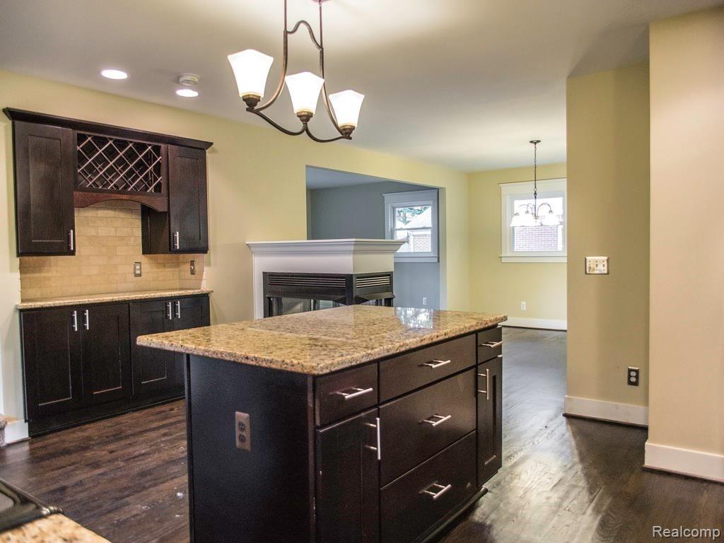 427 Woodside Road Royal Oak, MI 48073 - Photo 11 of 45 Kitchen 1A.jpg