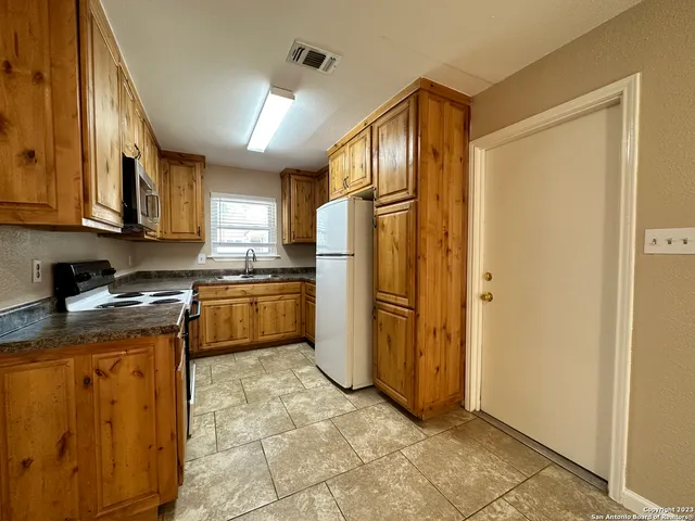 $1,445 | 6949 Wright Way Street, San Antonio, TX 78240