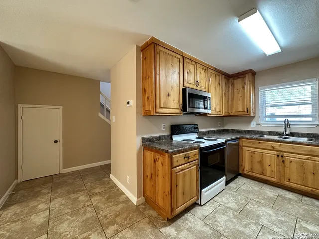 $1,445 | 6949 Wright Way Street, San Antonio, TX 78240