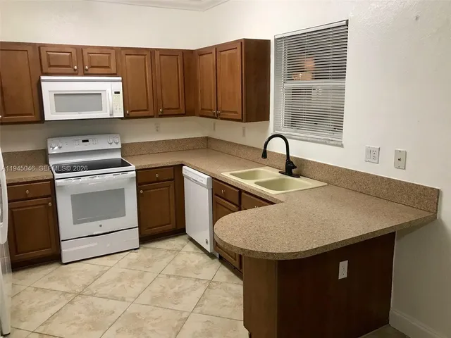 $2,700 | 9274 Southwest 220th Terrace, Unit 9274, Cutler Bay, FL 33190