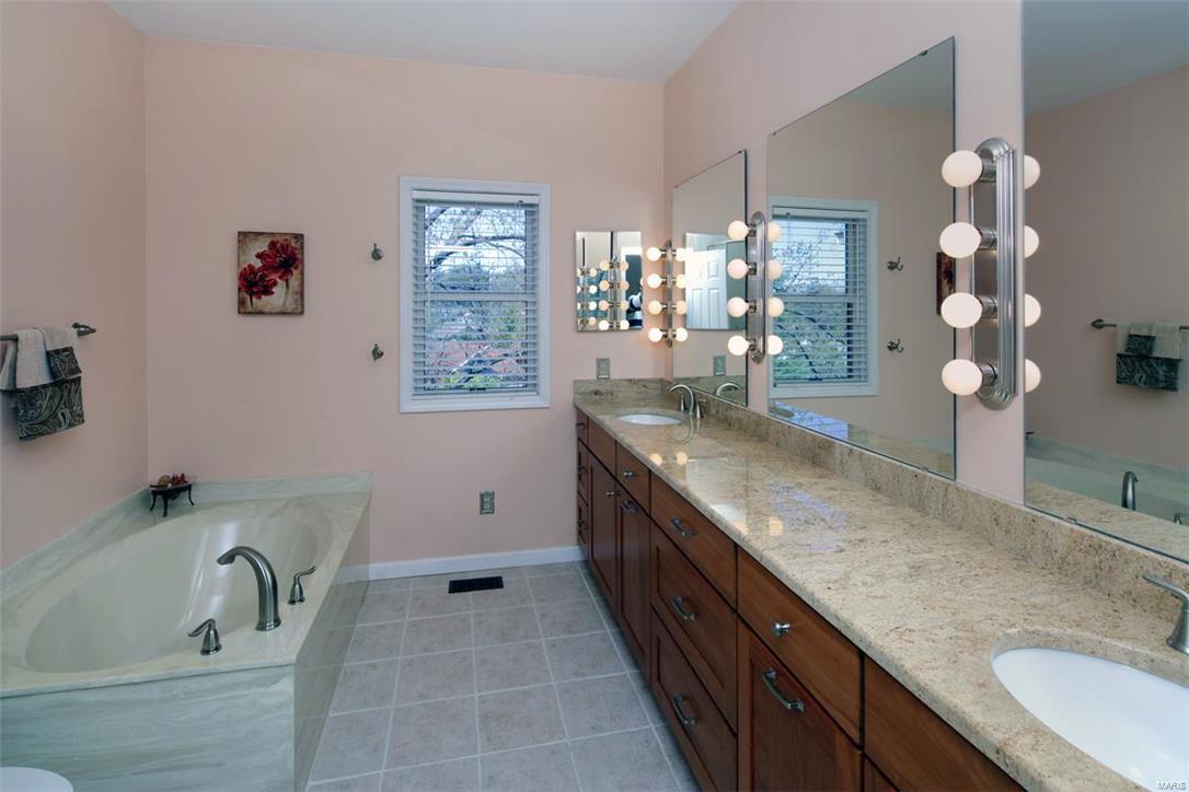 1000 North Spoede Road St. Louis, MO 63146 - Photo 10 of 16 Gallery Image 10