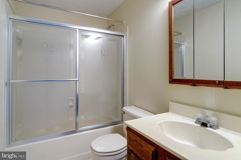 12109 Sundance Court Reston, VA 20194 - Photo 15 of 21 Bath