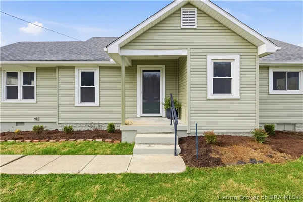 $299,500 | 1566 West Water Street, Borden, IN 47106
